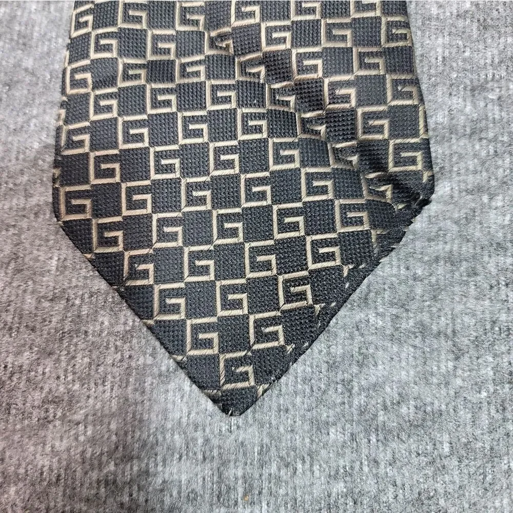 Vtg 90's Gucci G Logo Back And Tan Allover Pattern Print 100% Silk Tie